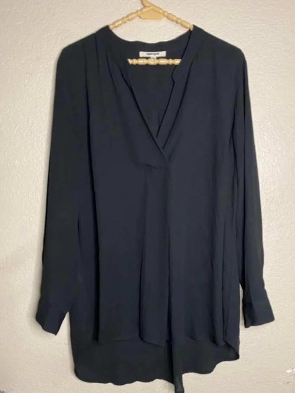 Daniel Rainn women’s size 2X solid Black v neck Blouse hi low